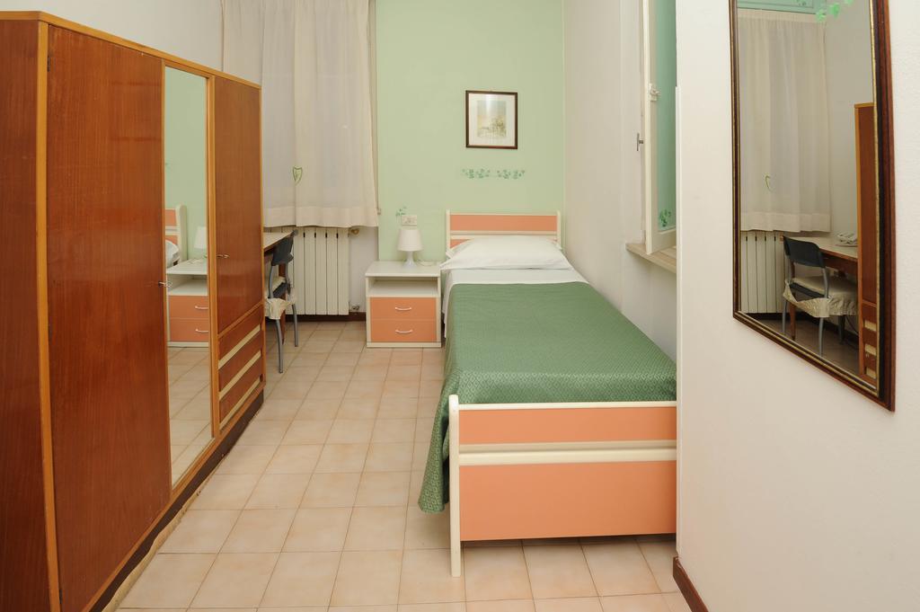 Hotel Marina Montecatini Terme Szoba fotó
